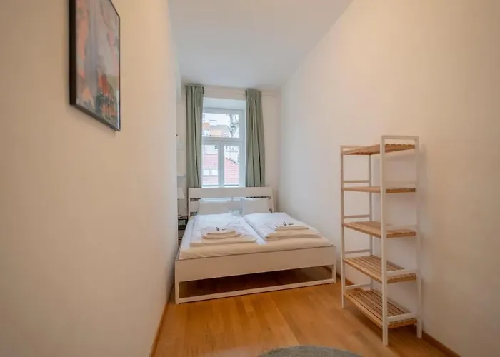Spacious Mitten In Apartmán